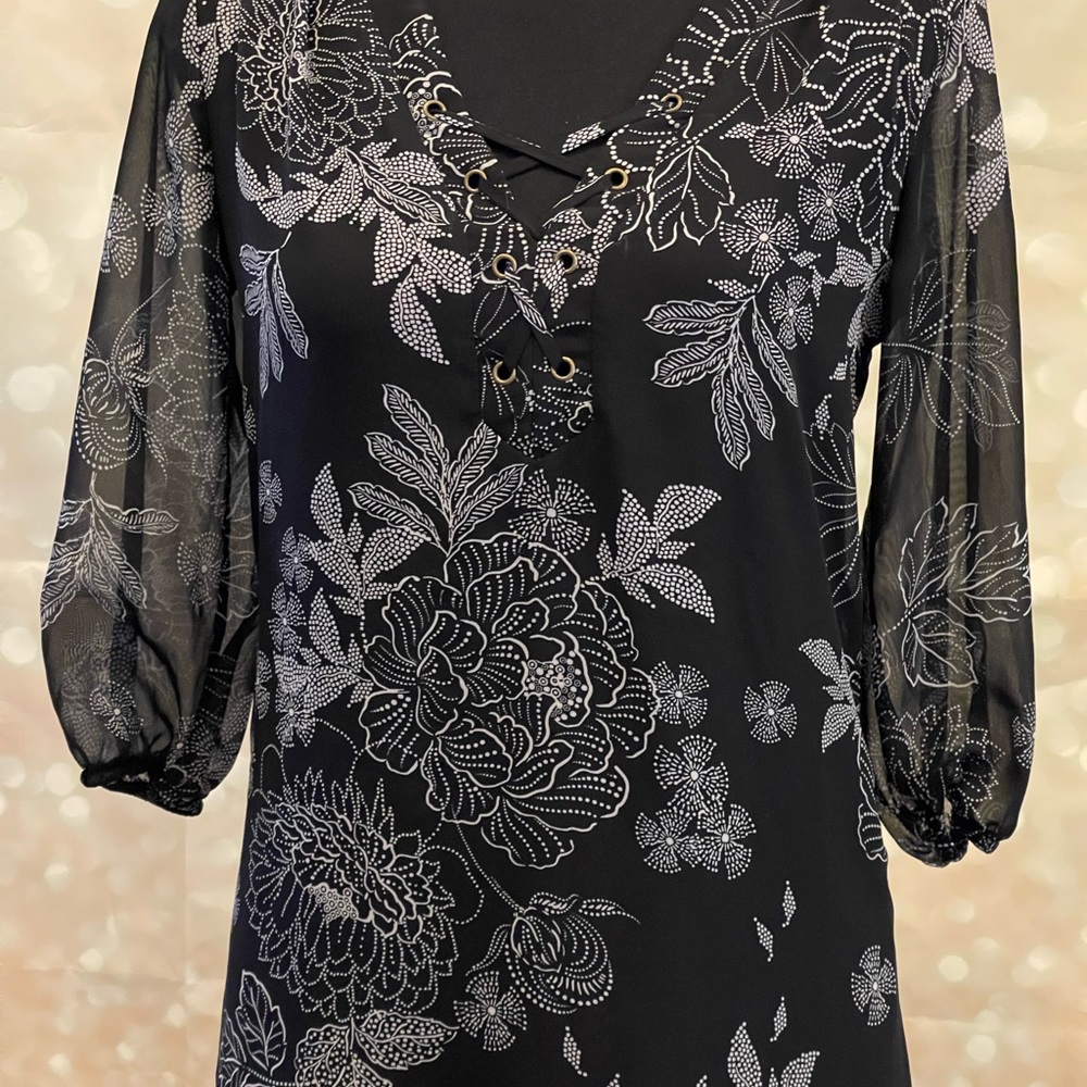 IZ Byer XS Floral V Neck Lace Up Mini Dress with Liner - Picture 3 of 7